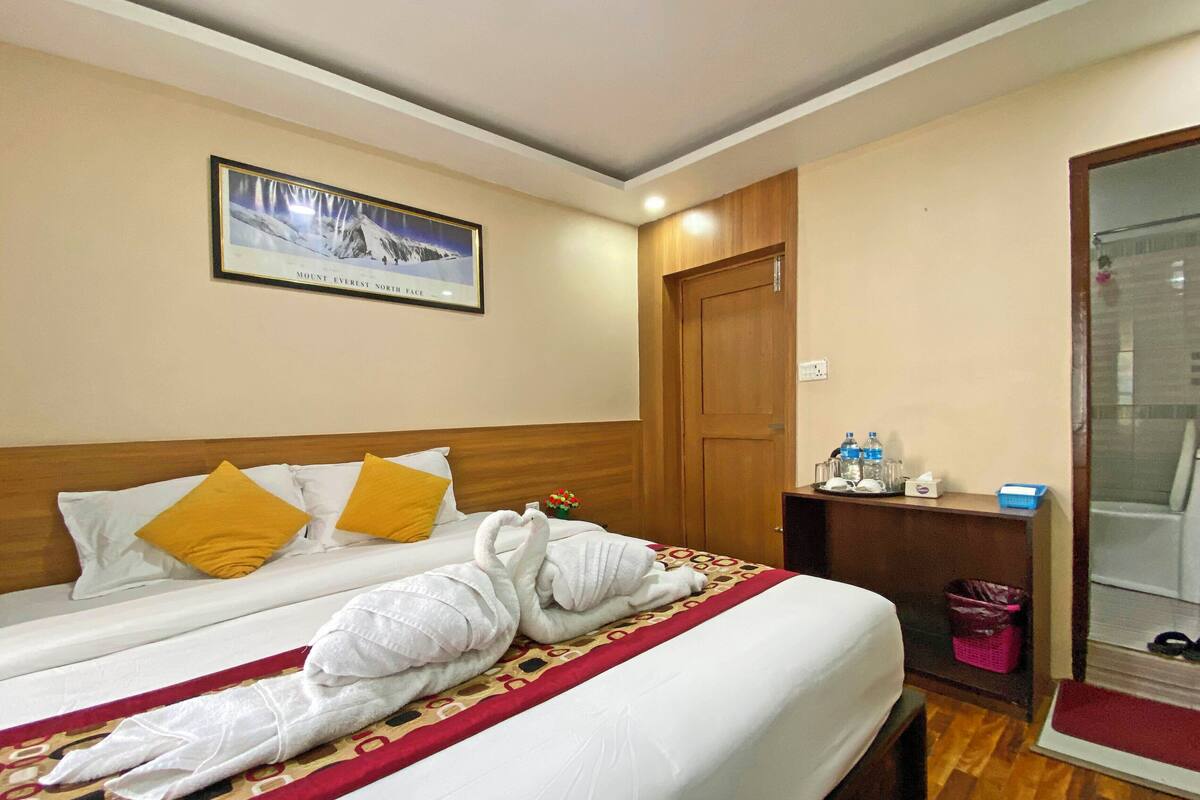 Double Room, City View | Desk, laptop workspace, free WiFi