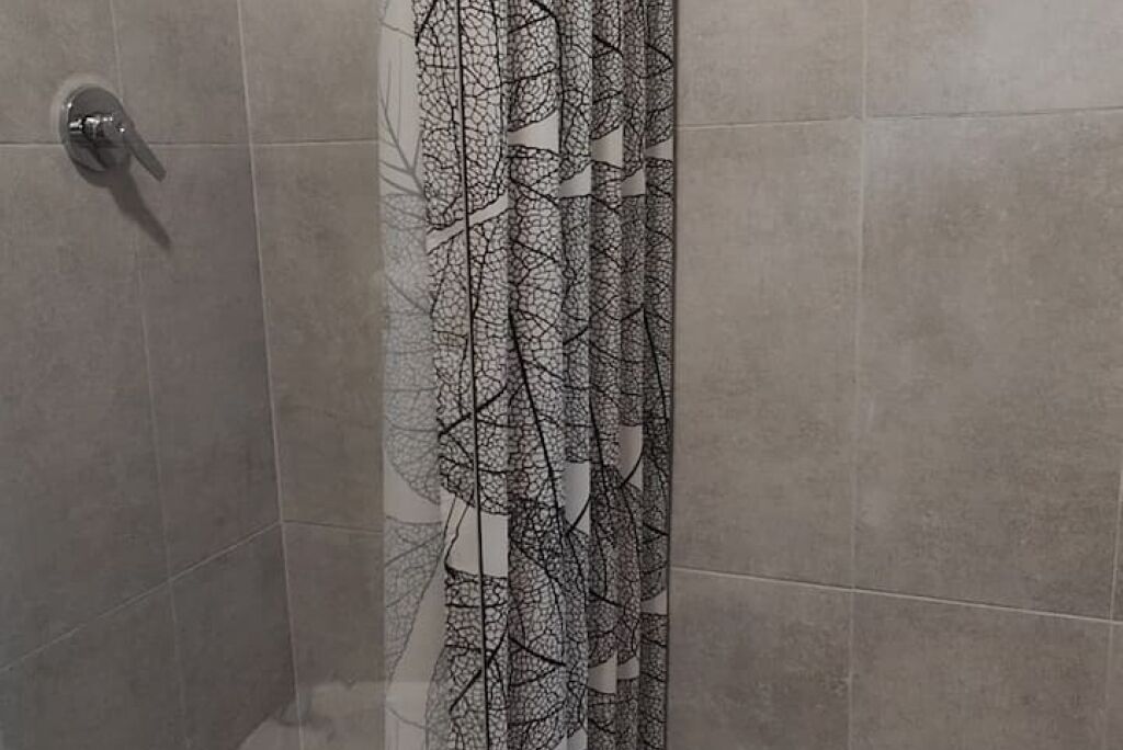 Doccia, asciugacapelli, bidet, asciugamani