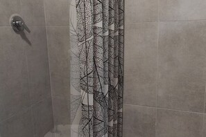 Shower, hair dryer, bidet, towels - Vacation home Whisper of the Winds. (Catanzaro)
