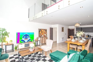 Familienapartment, Balkon, Gartenblick | Innenbereich