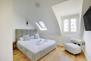 Apartment | 3 bedrooms, laptop workspace, iron/ironing board, bed sheets