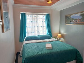 2 bedrooms, iron/ironing board, WiFi, bed sheets - Relax with your family at evergreen, nature refuge Jabani house Karen Nairobi. (Nairobi)