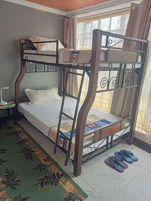 2 bedrooms, iron/ironing board, WiFi, bed sheets