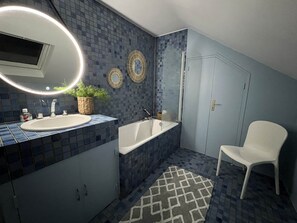 Toallas y papel de baño