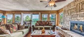 4 Bedroom Ski A-Frame w/ Hot Tub & Pine Views