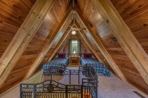 4 bedrooms, iron/ironing board, bed sheets