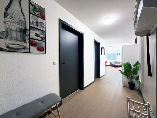 bonquartier | Appartement design avec espace de travail/balcon et parking