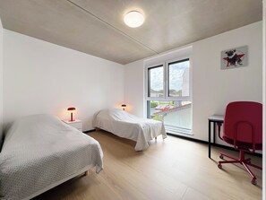 1 bedroom, desk, iron/ironing board, travel cot - bonquartier｜Design apartment with workspace and balcony / parking (Wachtberg)