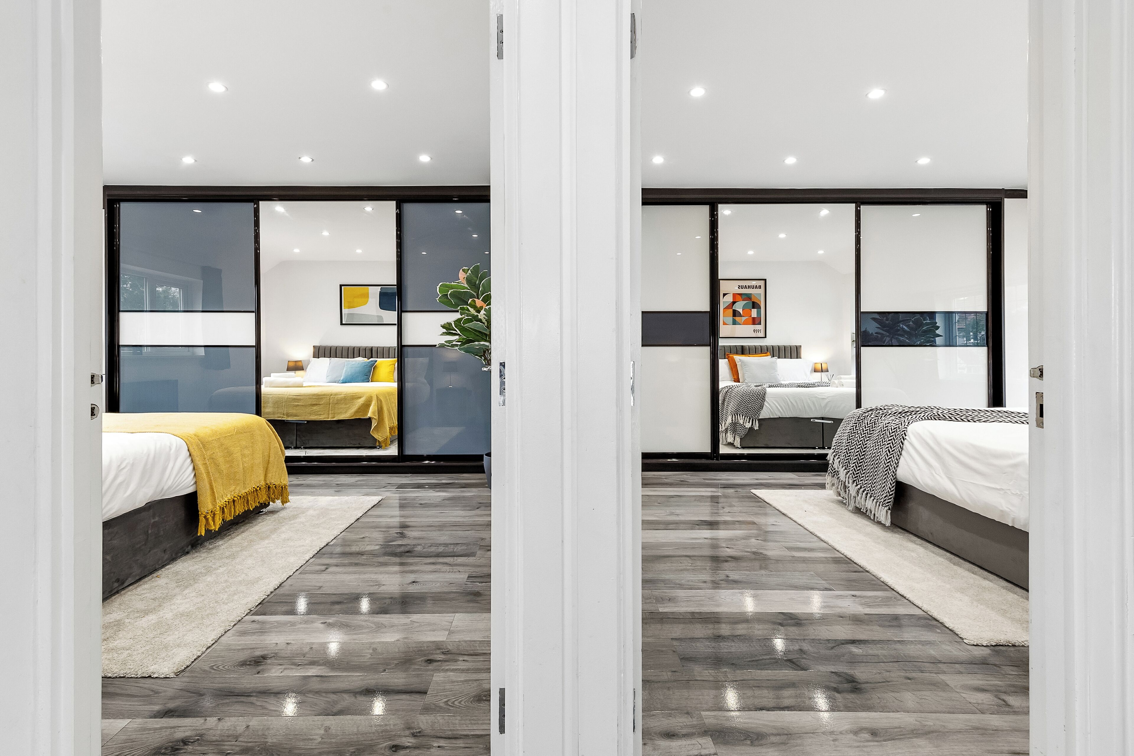 5 bedrooms, desk, iron/ironing board, travel crib