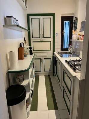 Refrigerador, horno, parrilla de estufa y lavavajillas