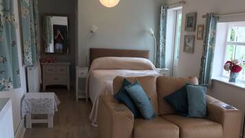 1 chambre, fer et planche Ă repasser, Wi-Fi, draps fournis