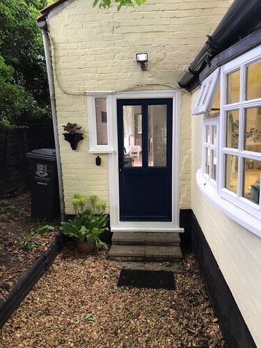 Self-contained Annexe in Norfolk Broads. Quiet getaway for one or two.