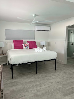 4 bedrooms, iron/ironing board, travel cot, WiFi - Stayin on Palermo - Luxury Pool Home Walk to Beach (Fort Myers Beach)