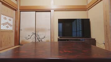 Rumah bergaya Jepang , pemandangan halaman | Wi-Fi gratis