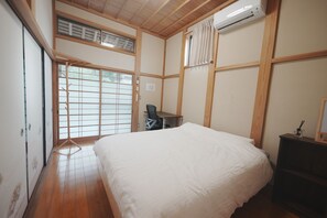 Ferienhaus im japanischen Stil, Blick auf den Innenhof | Kostenloses WLAN