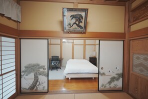 Rumah bergaya Jepang , pemandangan halaman | Wi-Fi gratis