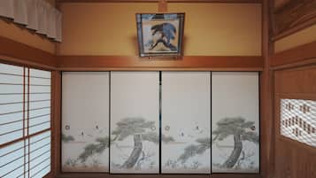 Ferienhaus im japanischen Stil, Blick auf den Innenhof | Kostenloses WLAN