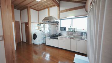 Rumah gaya Jepun , Courtyard View | Dapur peribadi