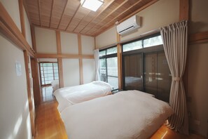 Japanese-style House , Courtyard View | Free WiFi