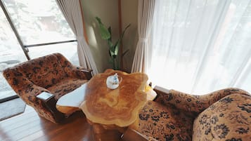 Ferienhaus im japanischen Stil, Blick auf den Innenhof | Kostenloses WLAN