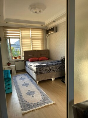 4 bedrooms, iron/ironing board, internet