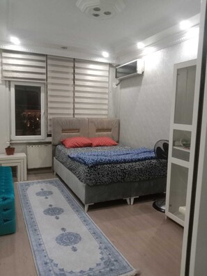 4 bedrooms, iron/ironing board, Internet