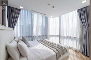Luxury Apartment, 2 Bedrooms, Refrigerator & Microwave, City View | Blackout curtains, soundproofing, iron/ironing board, free WiFi - Landmark 81 Residence Elegant  (Ho Chi Minh)