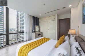 Deluxe Apartment, 3 Bedrooms, Terrace, City View | Blackout curtains, soundproofing, iron/ironing board, free WiFi - Landmark 81 Residence Elegant  (Ho Chi Minh)