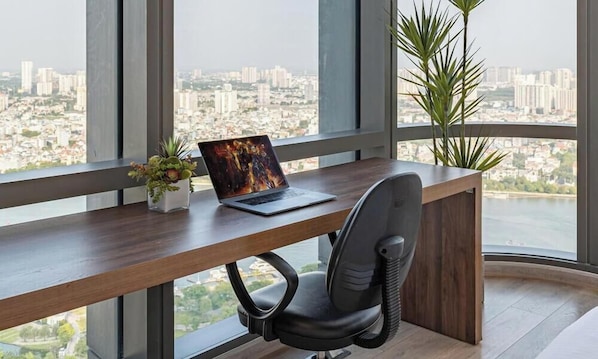 Deluxe Apartment, 4 Bedrooms, Non Smoking, City View | Blackout curtains, soundproofing, iron/ironing board, free WiFi - Landmark 81 Residence Elegant  (Ho Chi Minh)