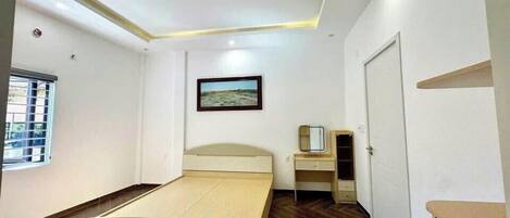 Free WiFi, bed sheets