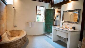 Villa, 2 Bedrooms, Balcony, Pool View | Bathroom