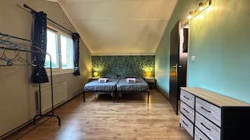 3 makuuhuonetta, silitysrauta/-lauta, Wi-Fi, vuodevaatteet