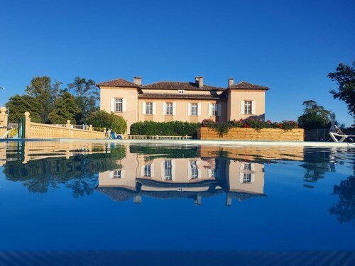 3-bedroom villa in residence with swimming pool and tennis court 45 minutes from Toulouse