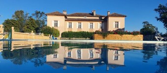 3-bedroom villa in residence with swimming pool and tennis court 45 minutes from Toulouse