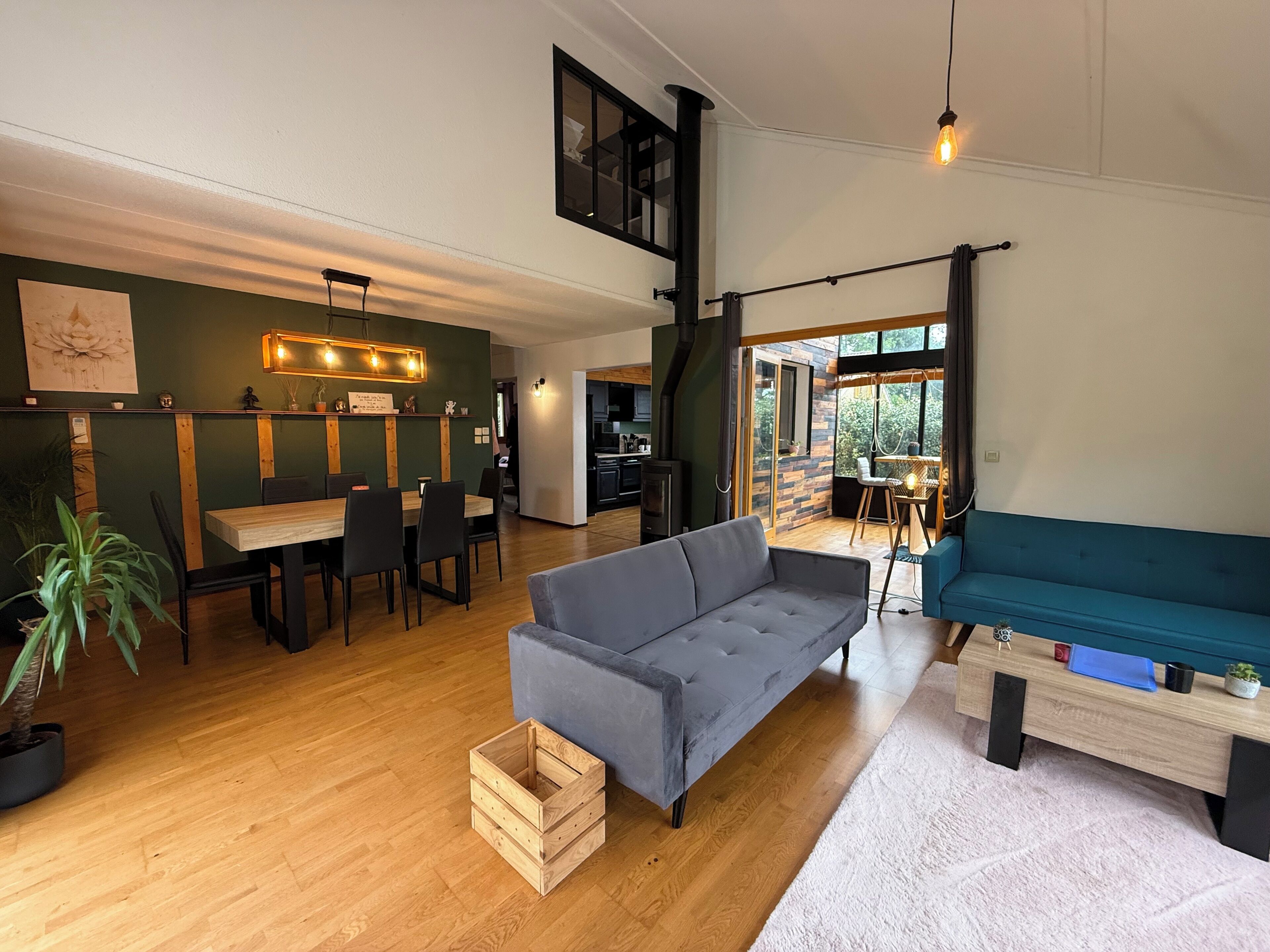 Télévision, cheminée