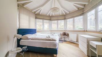 3 bedrooms, WiFi (free)