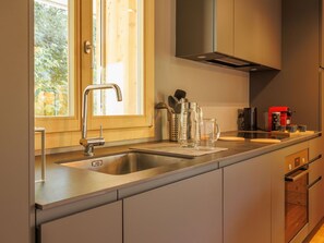 Oven, dishwasher, highchair