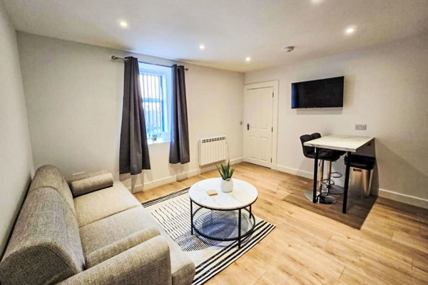 Möbel, Interior Design, Flooring, Wand, Fussboden, Holz, Zimmer, Decke, Wohnung, Beleuchtung