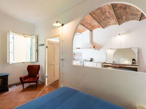 1 bedroom, travel crib, free WiFi