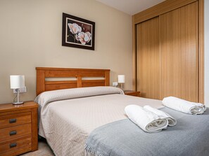 2 bedrooms, free WiFi, bed sheets - Air-conditioned apartment in Chiclana, near the beach (Chiclana de la Frontera)