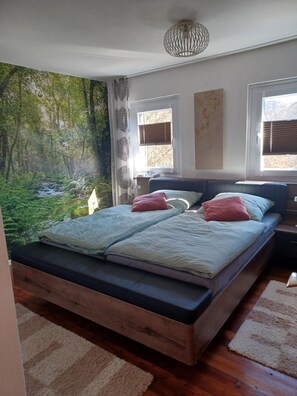 2 chambres, fer et planche à repasser, Wi-Fi gratuit, draps fournis