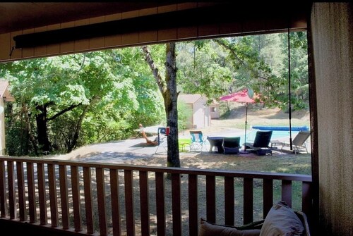 Charming secluded 2-bedroom home in Hawkins Bar with pool and pet friendly