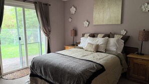 2 bedrooms, desk, free WiFi, bed sheets