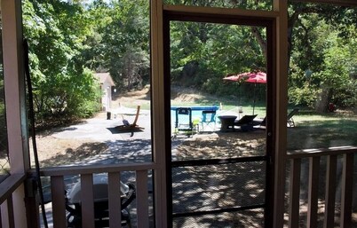 Charming secluded 2-bedroom home in Hawkins Bar with pool and pet friendly