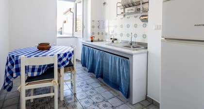 LO NARDO ACCOMMODATION