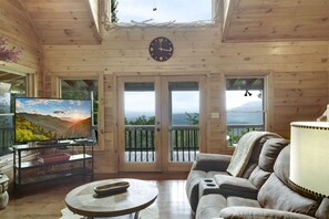 Smart TV, fireplace, stereo