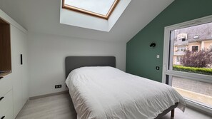 3 Schlafzimmer, Zimmersafe, Schreibtisch, Reisekinderbett