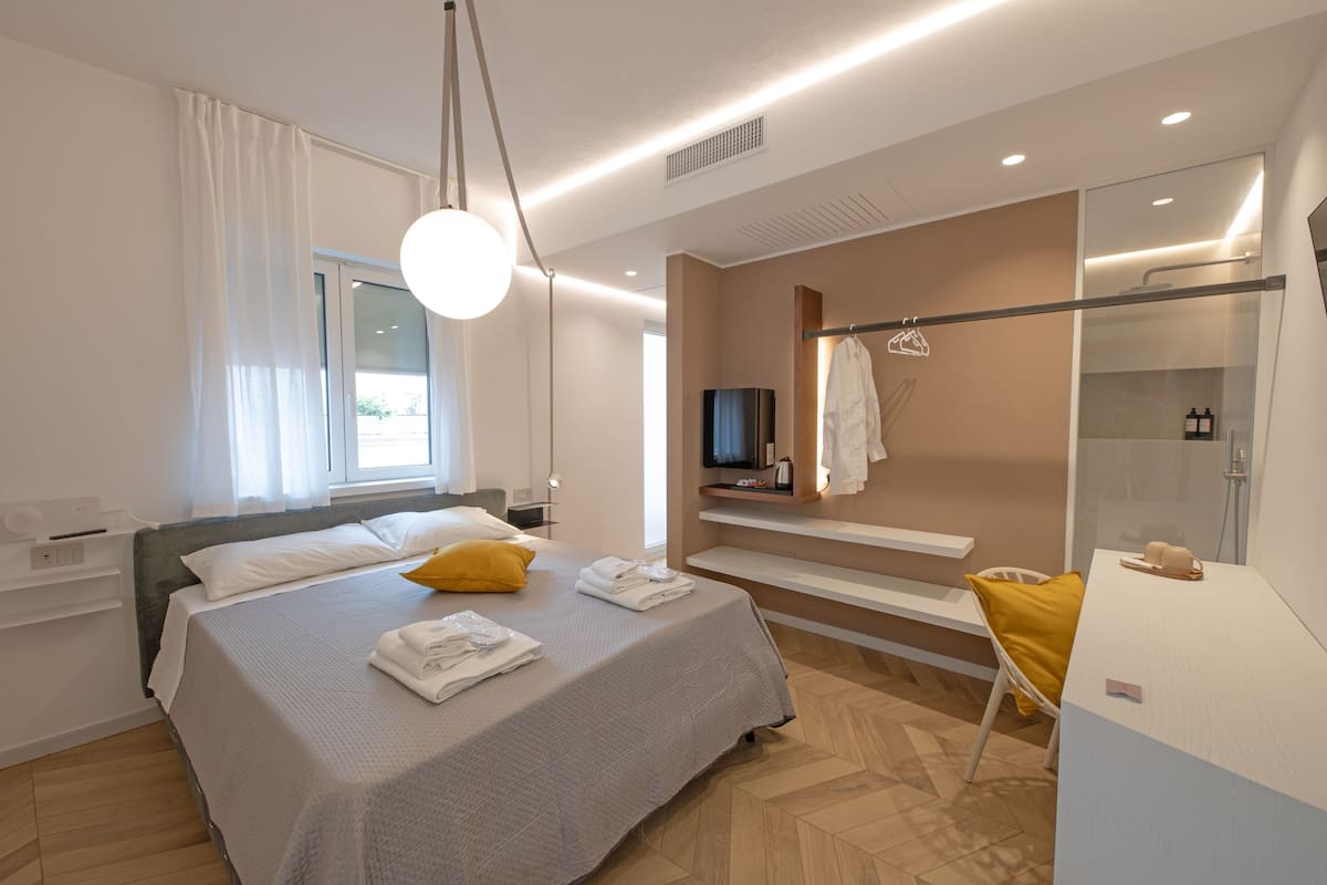 Classic Δίκλινο Δωμάτιο (Double), Αίθριο | Κρεβάτια memory foam, γραφείο, χώρος εργασίας για λάπτοπ 