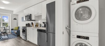 Stylish 1BR Condo in Prime Location with Parking and Wi Fi