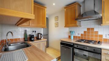 Kühlschrank, Ofen, Herdplatte, Geschirrspüler